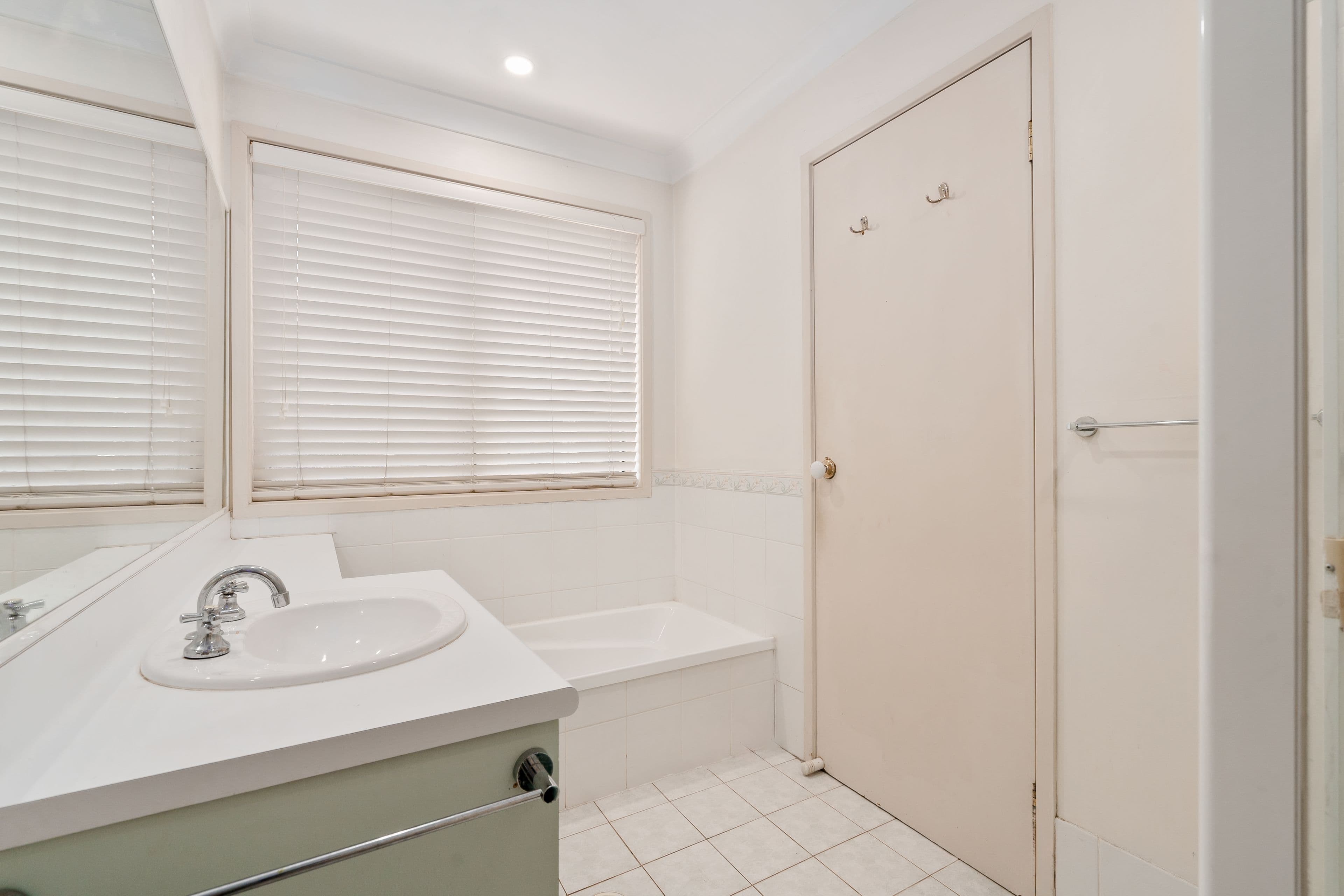69 Mannow Avenue, West Hoxton NSW 2171, West Hoxton - Thumbnail 6
