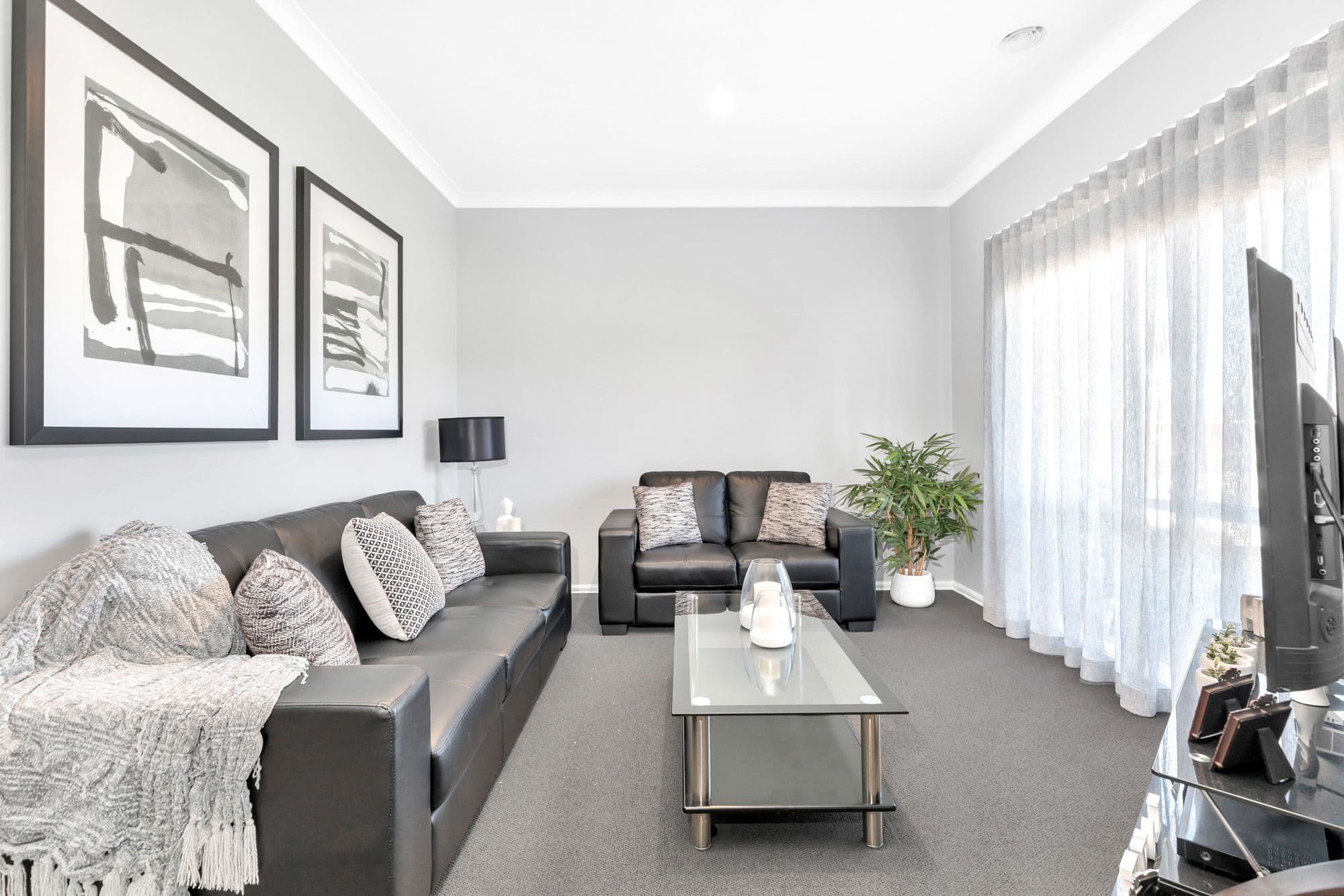 38 Abbotswood Drive, Hoppers Crossing VIC 3029, Hoppers Crossing - Thumbnail 2