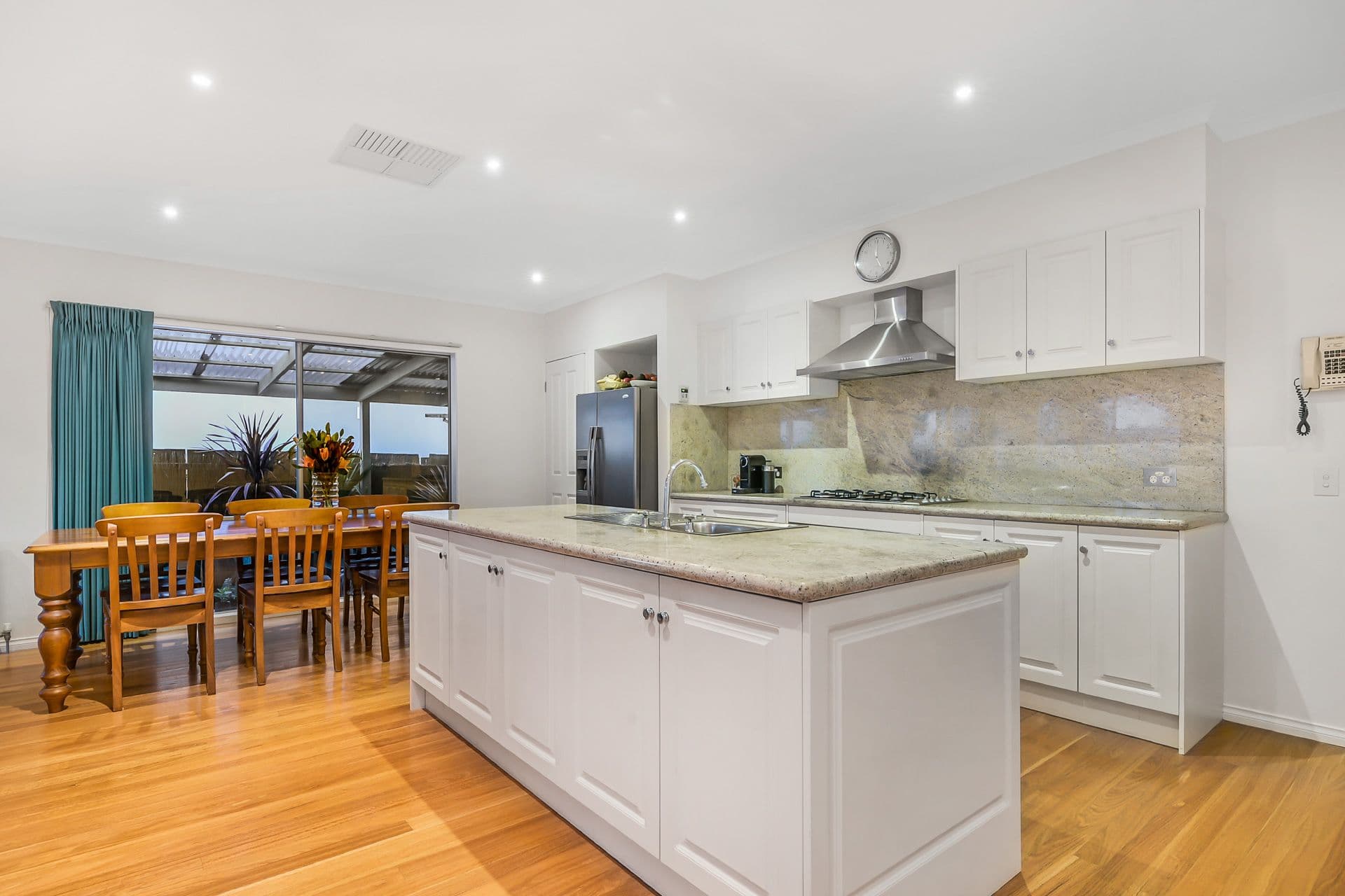 6 Kwinana Street, Glen Waverley VIC 3150, Glen Waverley - Thumbnail 4