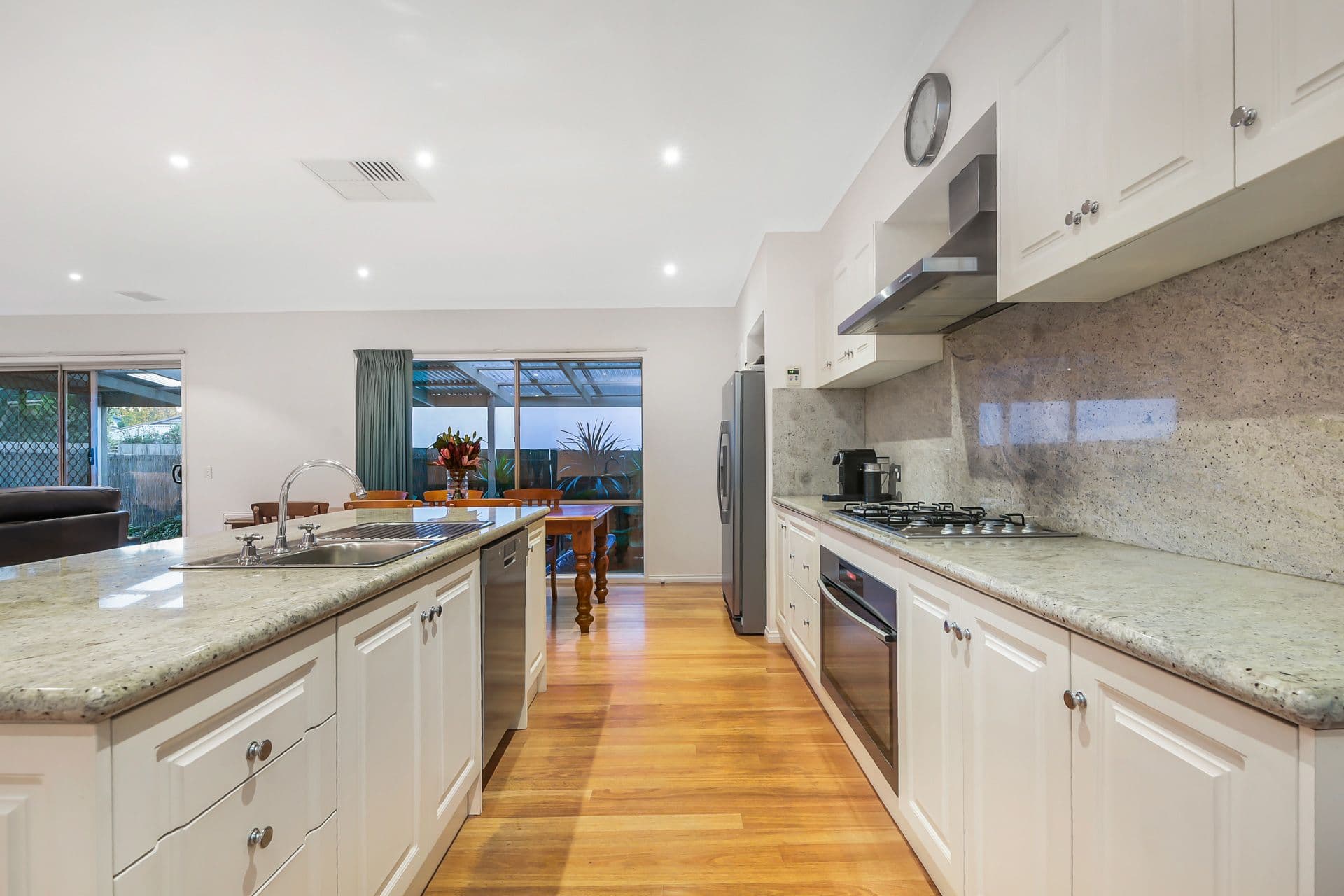 6 Kwinana Street, Glen Waverley VIC 3150, Glen Waverley - Thumbnail 5