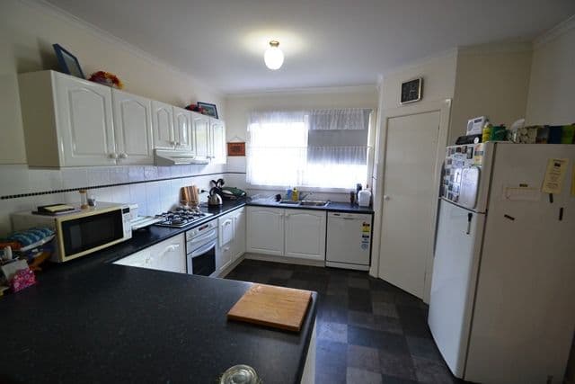 19 Tallarook Street, Seymour VIC 3660, Seymour - Thumbnail 3