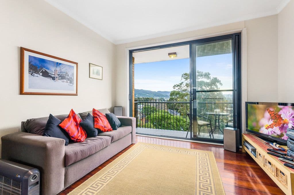 16 Woodlawn Avenue, Mangerton NSW 2500, Mangerton - Thumbnail 2