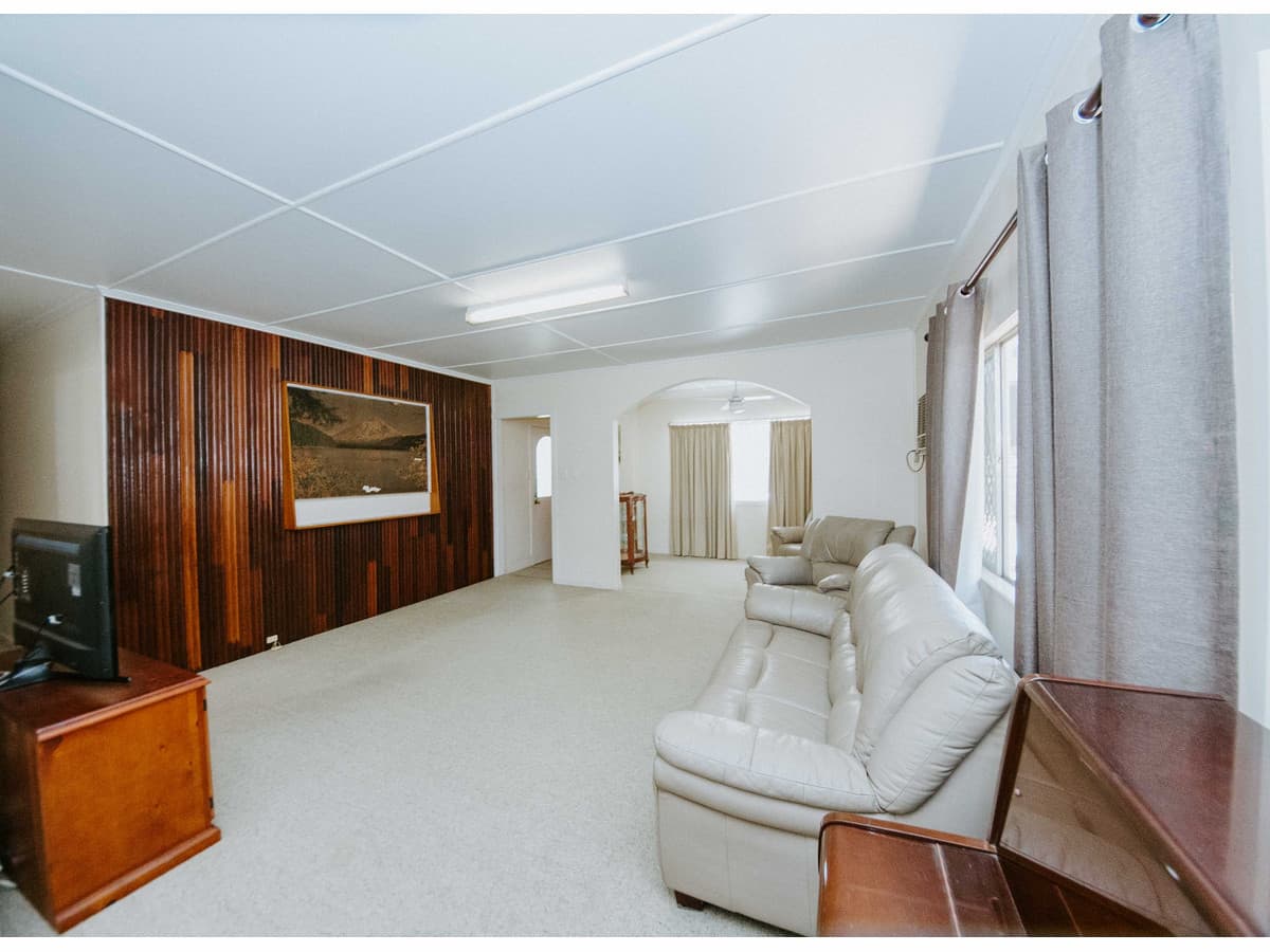 21 Denning Street, Park Avenue QLD, Park Avenue - Thumbnail 2