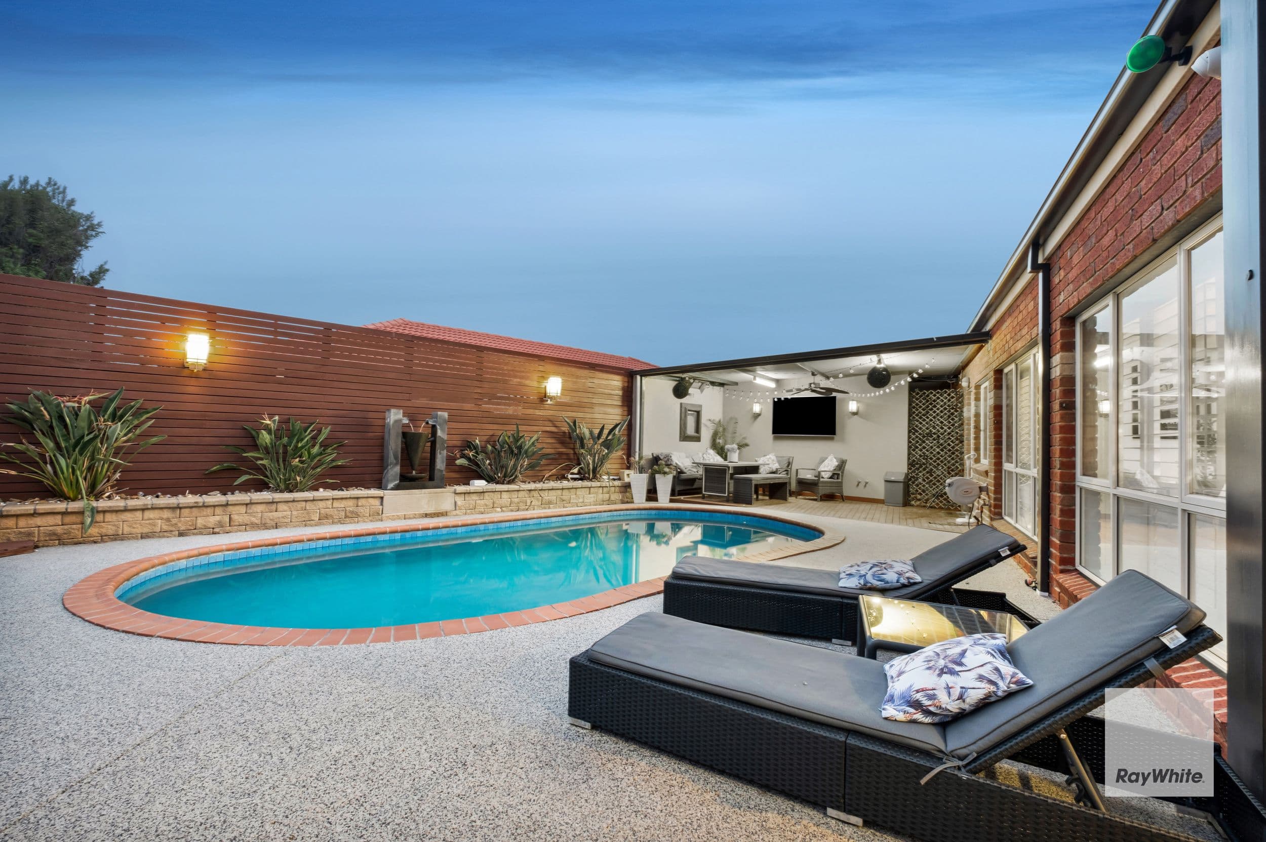 93 Saronvale Crescent, Hillside VIC 3037, Hillside - Thumbnail 2