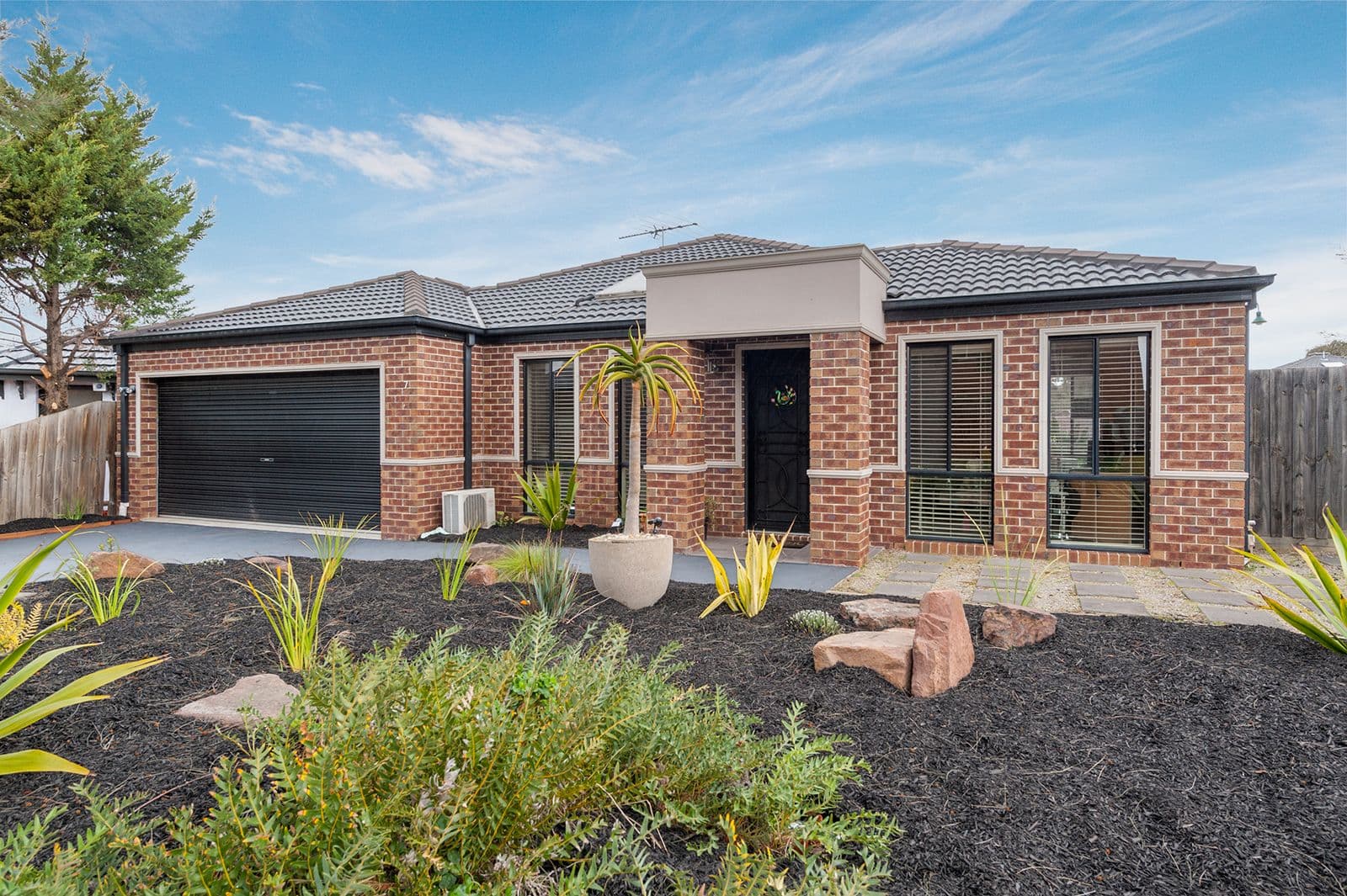 7 Taunton Place, Craigieburn VIC 3064, Craigieburn - Image 1