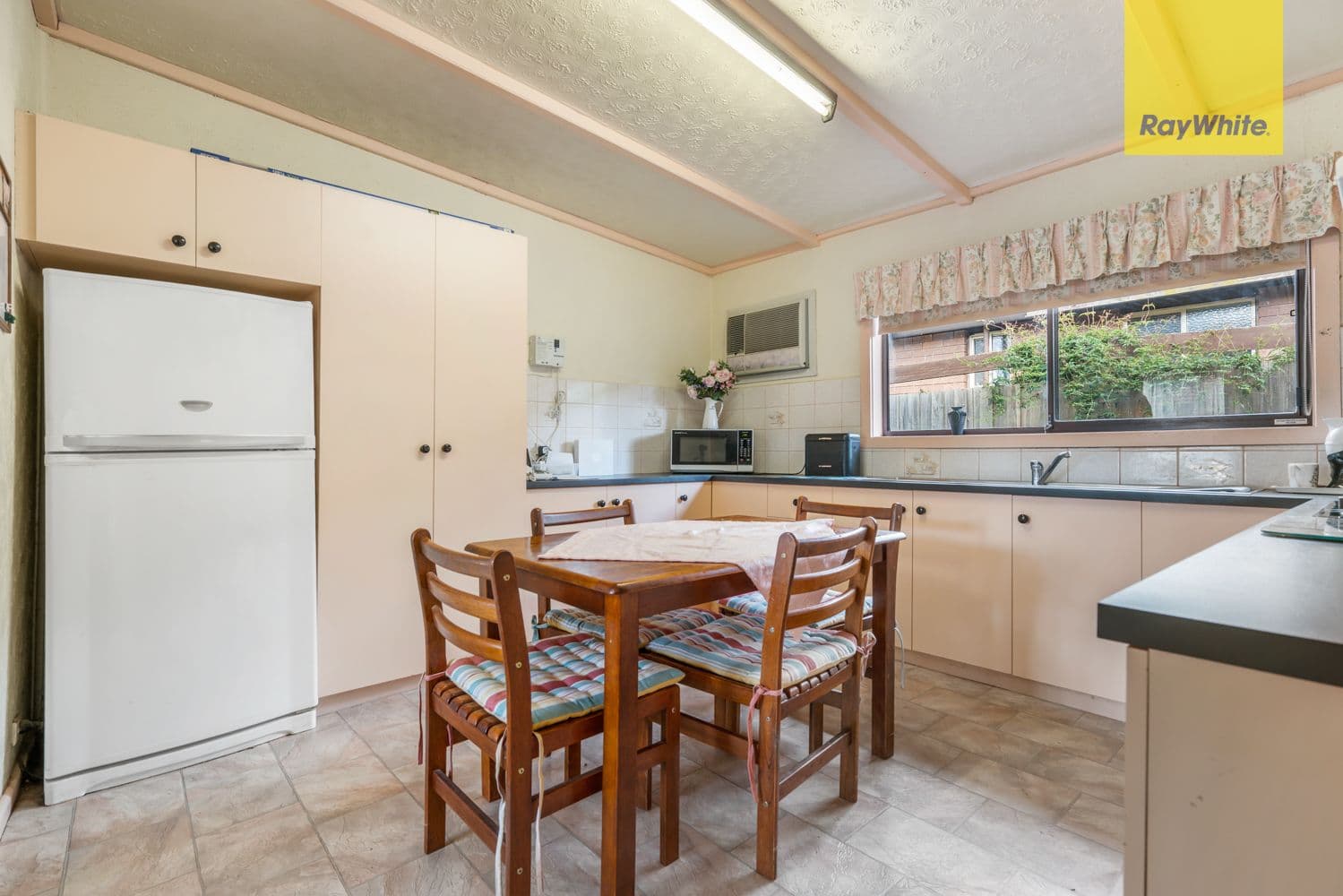 3 Hurley Street, Melton VIC 3337, Melton - Thumbnail 3