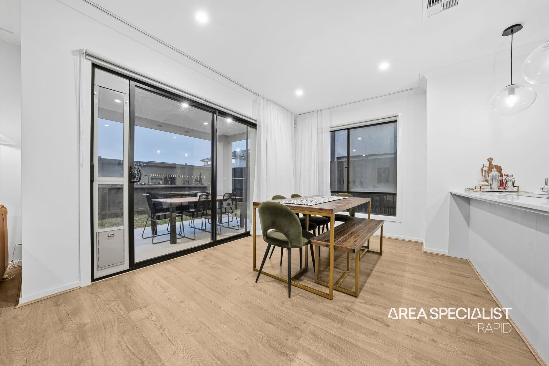 18 Bambusa Way, Clyde North, VIC 3978, Clyde North - Thumbnail 6