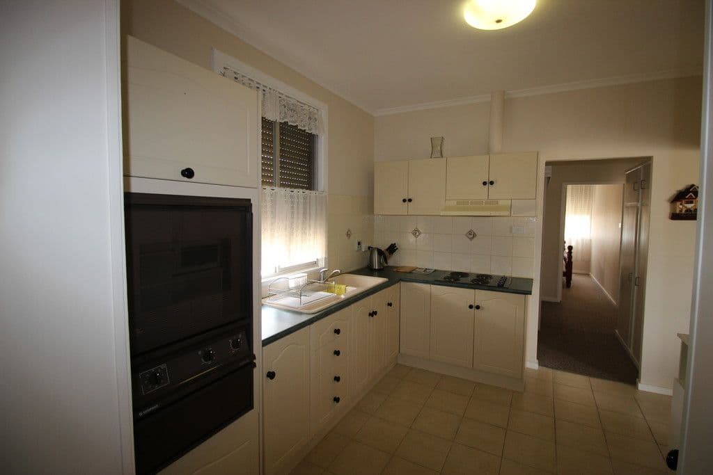 5 North Terrace, Blanchetown SA 5357, Blanchetown - Thumbnail 2