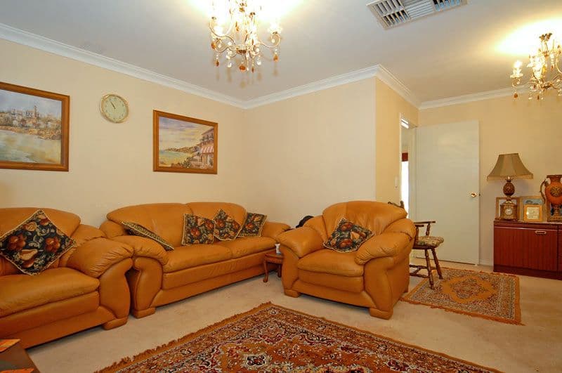 33 Roseheath Boulevard, KIARA WA 6054, Kiara - Thumbnail 2