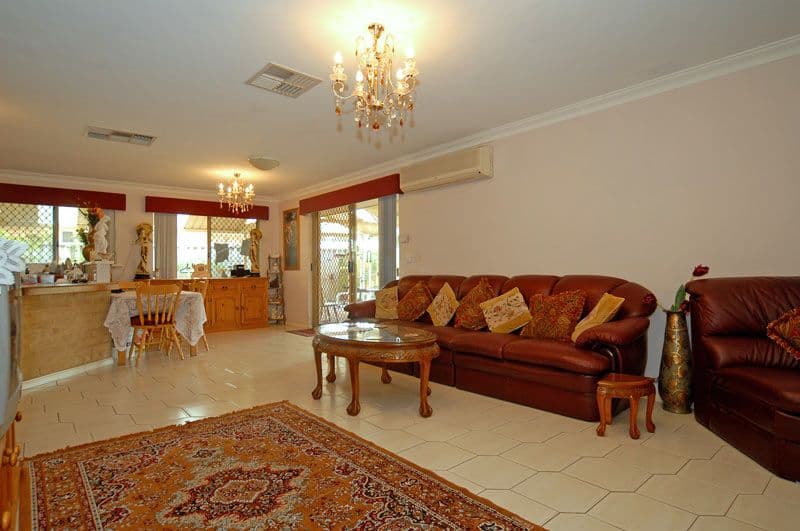 33 Roseheath Boulevard, KIARA WA 6054, Kiara - Thumbnail 5