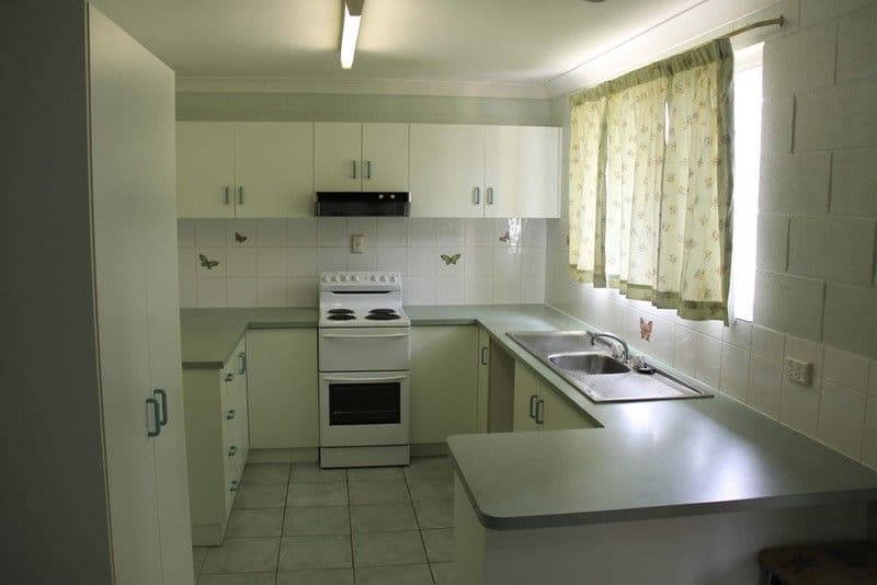 15 Salgado Street, BOYNE ISLAND QLD 4680, Boyne Island - Thumbnail 4