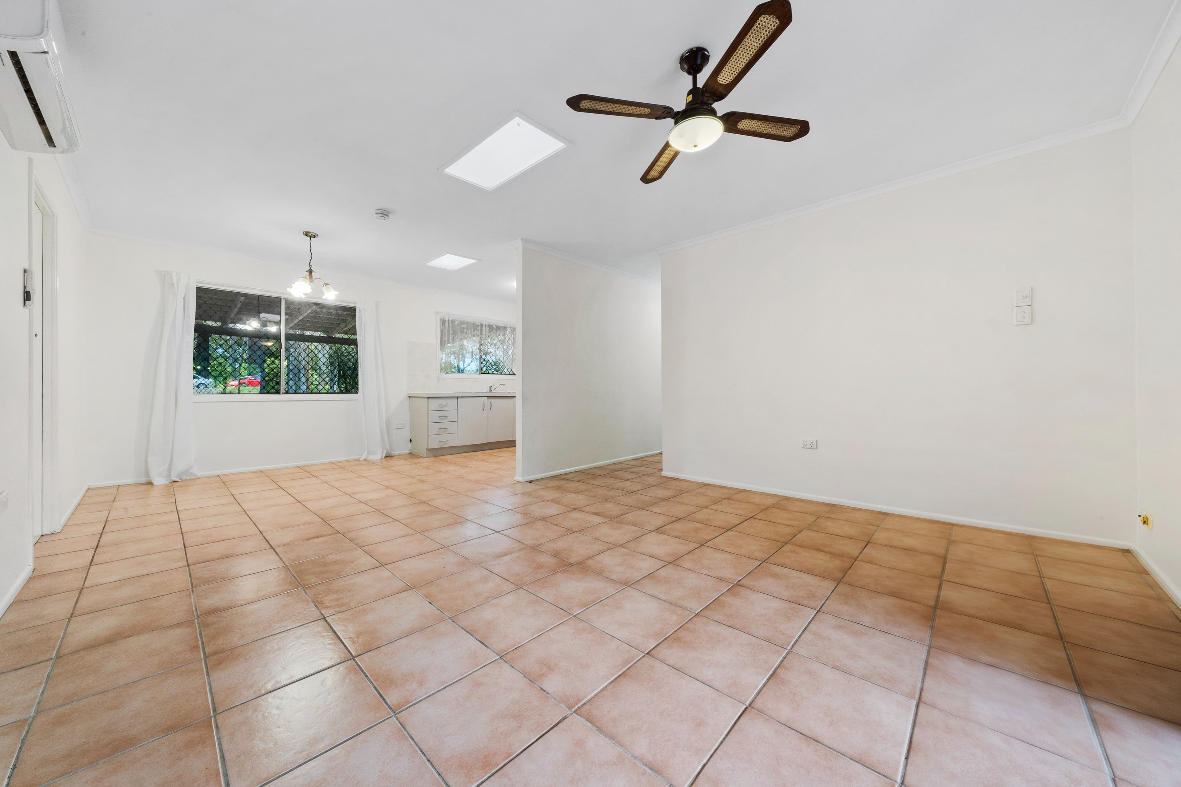 22 Quarrian Crescent, Beenleigh QLD 4207, Beenleigh - Thumbnail 4