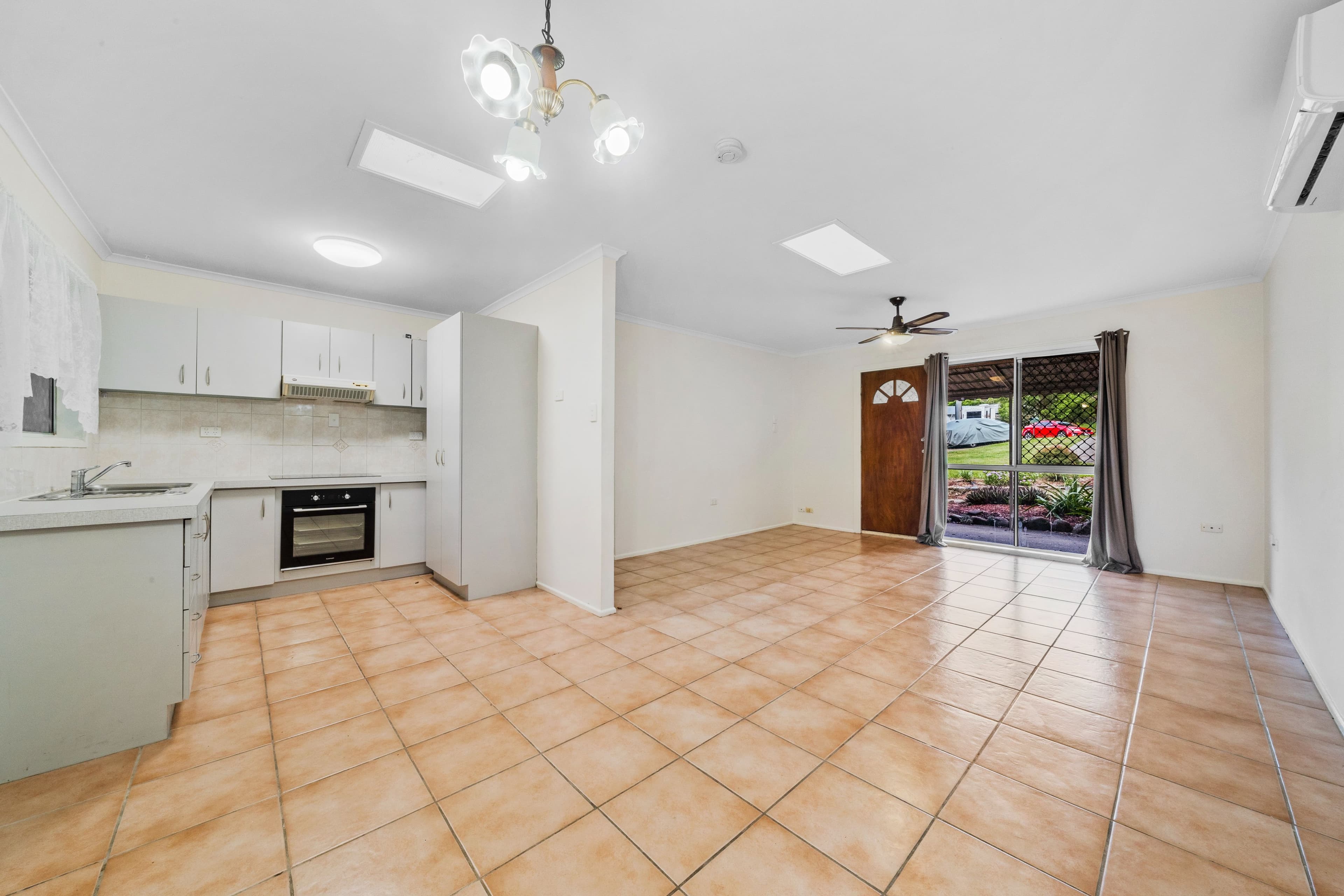 22 Quarrian Crescent, Beenleigh QLD 4207, Beenleigh - Thumbnail 6