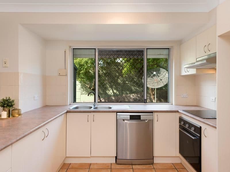 38 Ridgeview Street, Carindale QLD 4152, Carindale - Thumbnail 2