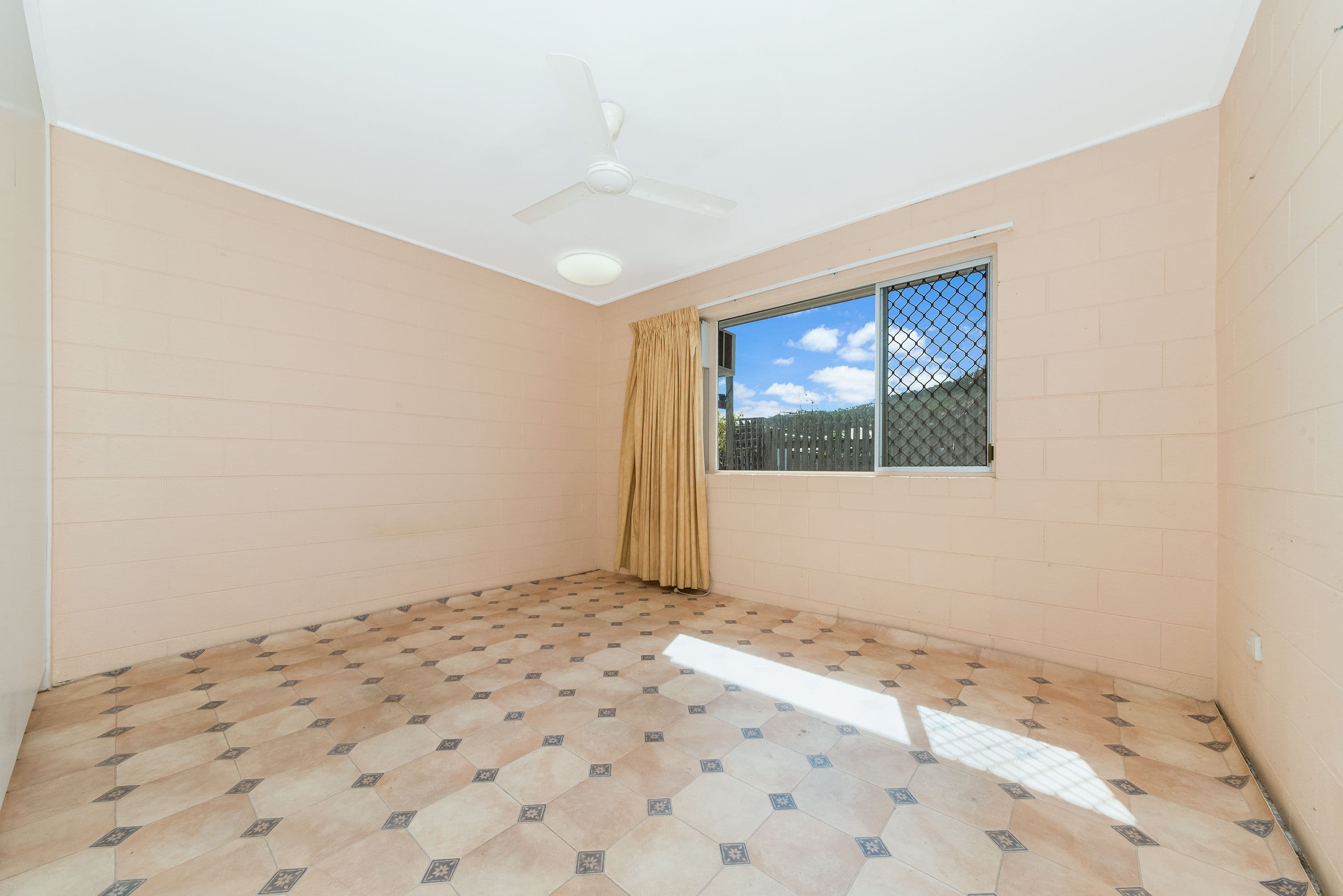 16 Vaughan Street, West End QLD 4810, West End - Thumbnail 4