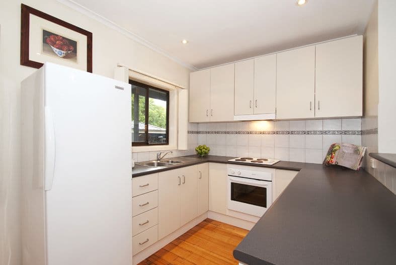 17 ALLAWARE Avenue, CROYDON VIC 3136, Croydon - Thumbnail 2