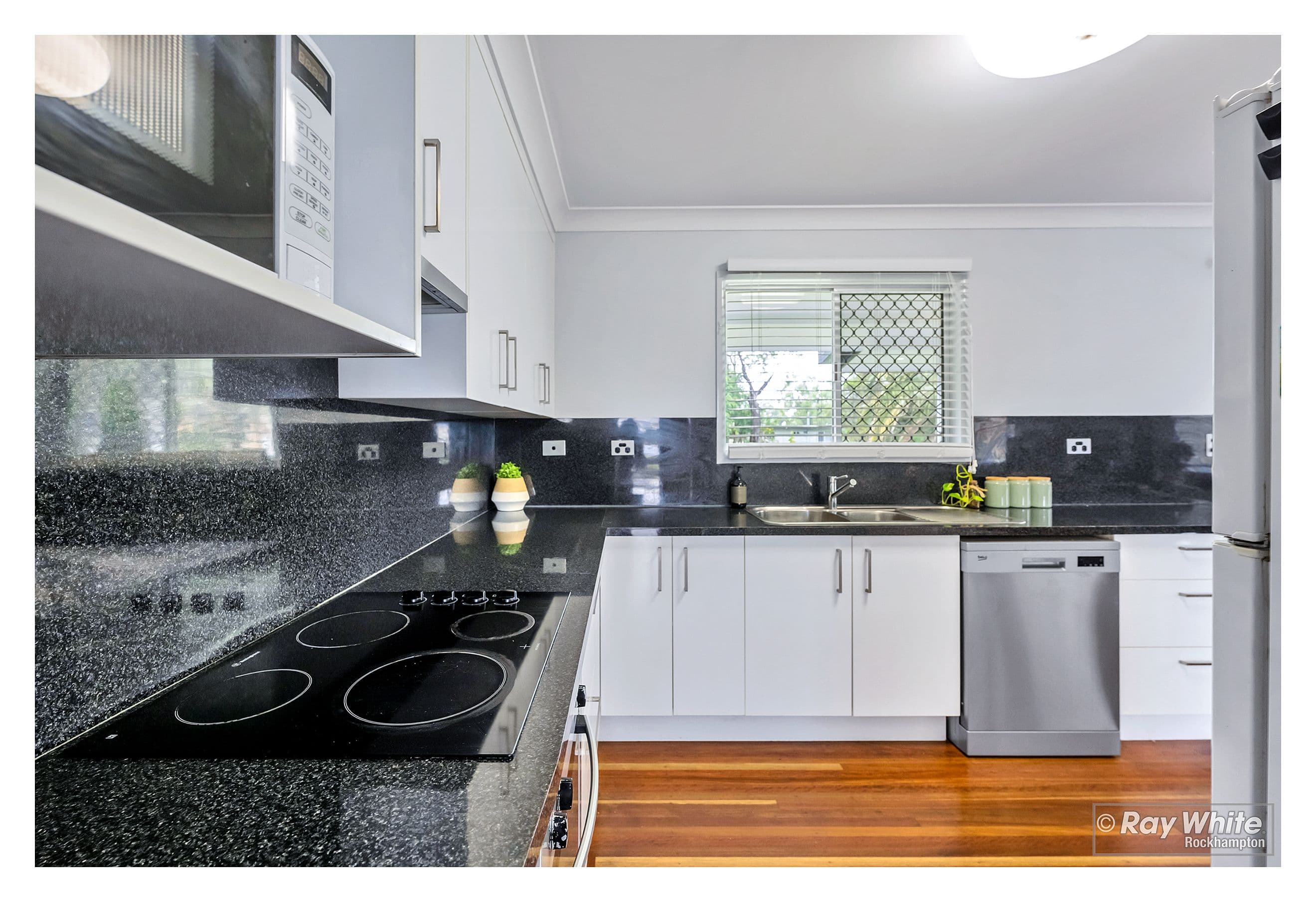 18 Crick Street, Kawana QLD 4701, Kawana - Thumbnail 3