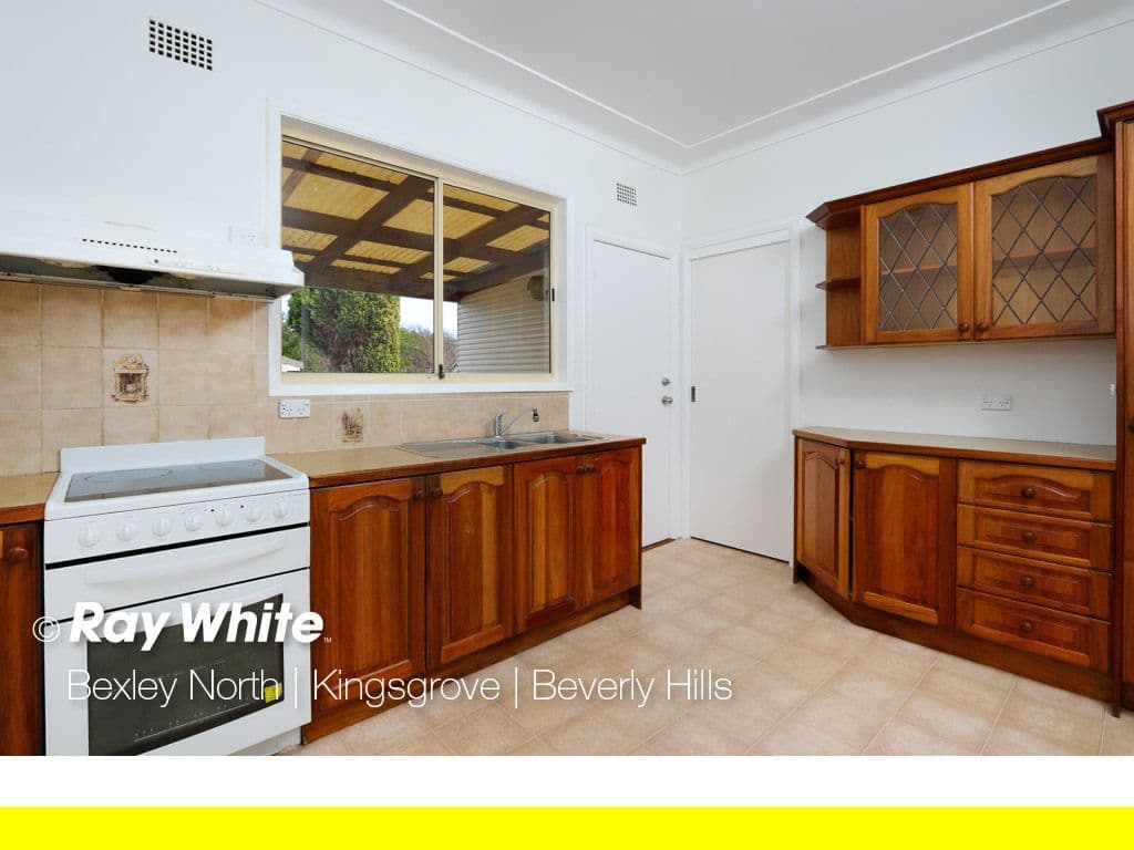 1 Maryl Avenue, Roselands - Thumbnail 2