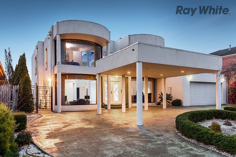 5 Albany Court, Taylors Lakes VIC 3038, Taylors Lakes - Thumbnail 2