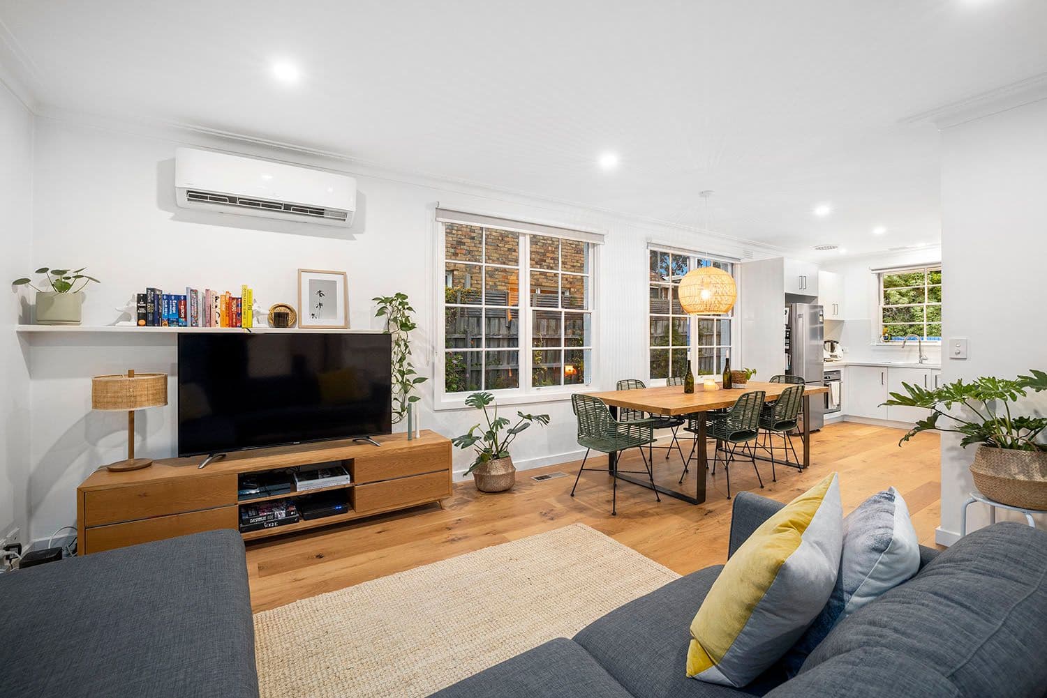18 Crawford Street, Cheltenham VIC 3192, Cheltenham - Thumbnail 2
