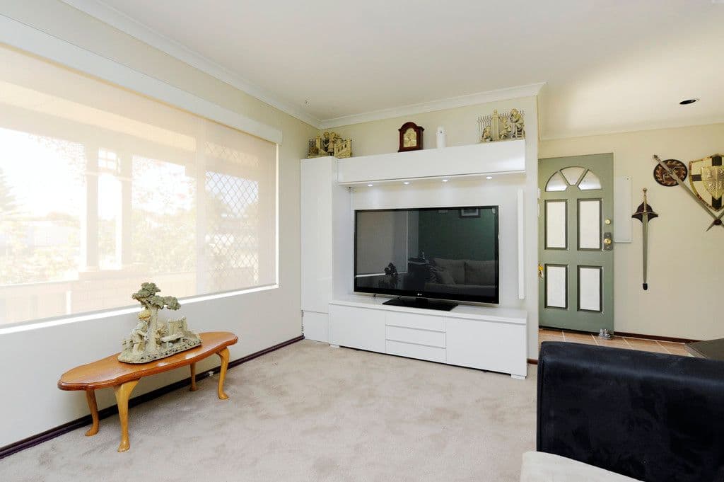 14 Moreton Cresent, WARNBRO WA 6169, Warnbro - Thumbnail 3