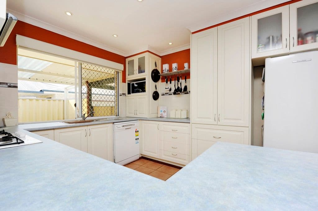 14 Moreton Cresent, WARNBRO WA 6169, Warnbro - Thumbnail 6