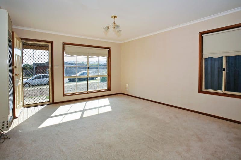 77 Glastonbury Drive, HIGHTON VIC 3216, Highton - Thumbnail 2