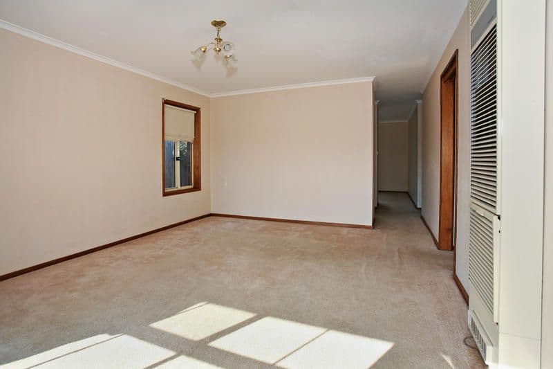77 Glastonbury Drive, HIGHTON VIC 3216, Highton - Thumbnail 3