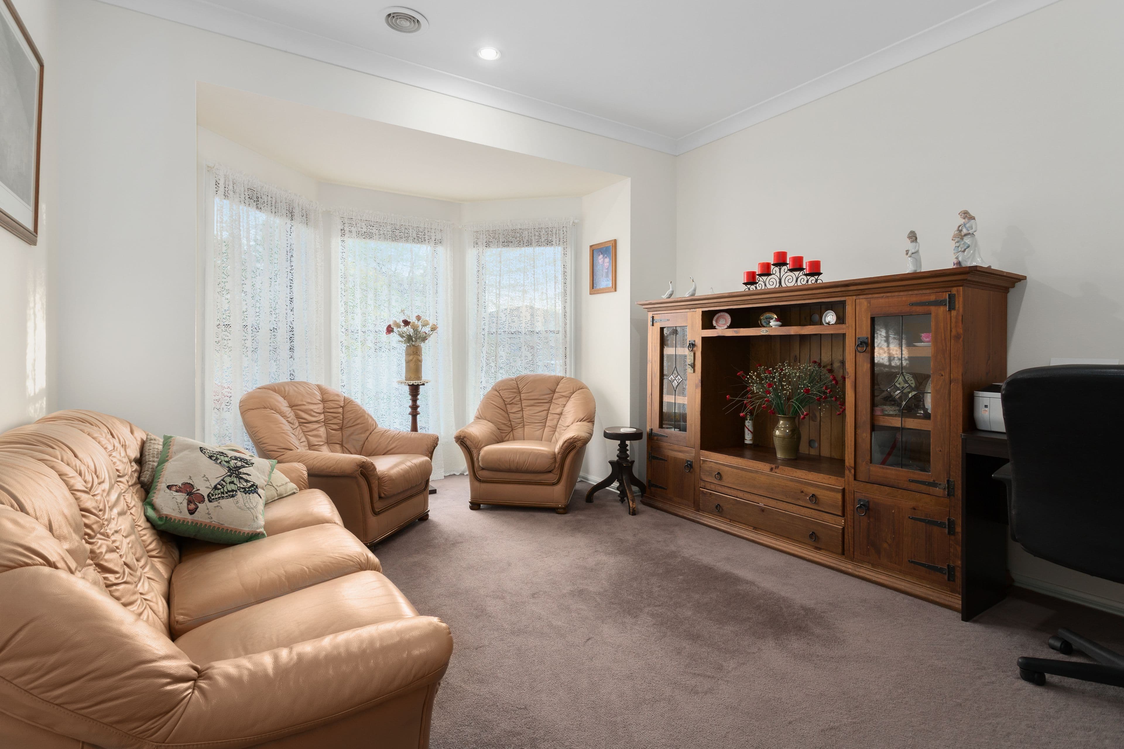 64 Oaklands Way, Pakenham VIC 3810, Pakenham - Thumbnail 2