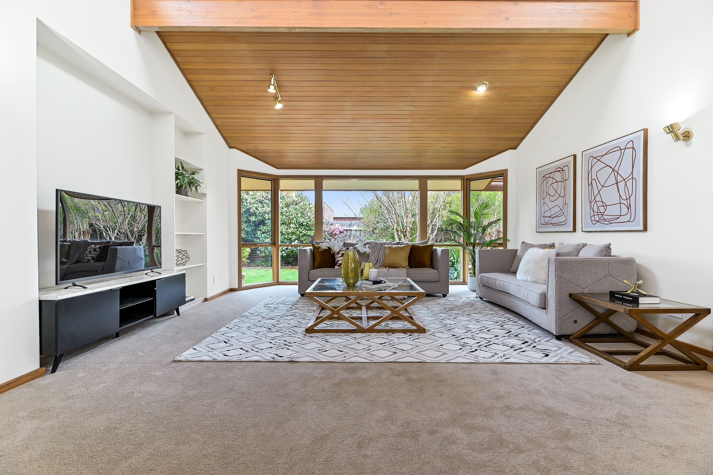 40 Winbourne Road, Mount Waverley VIC 3149, Mount Waverley - Thumbnail 2