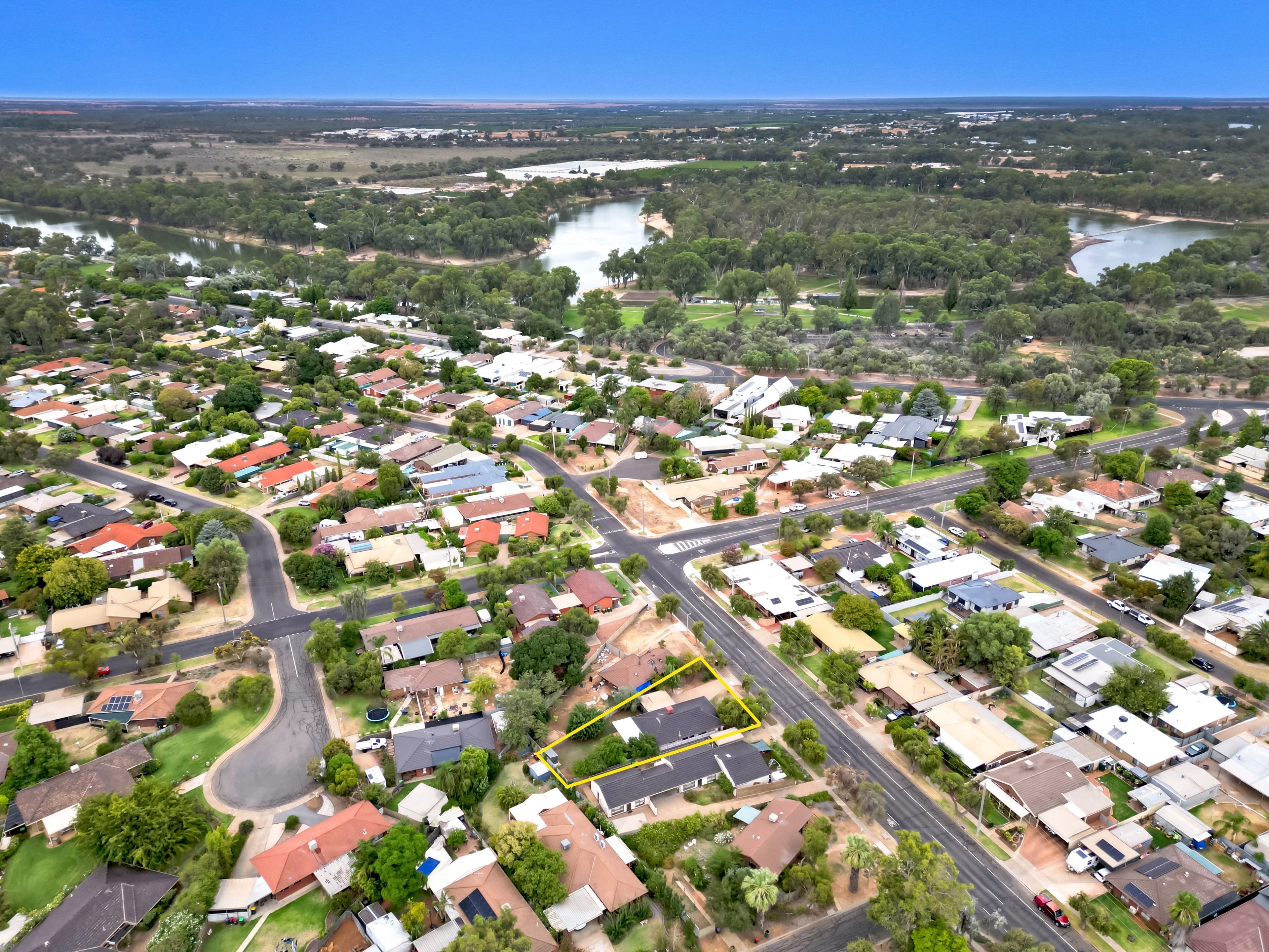 57 Ontario Avenue, Mildura VIC 3500, Mildura - Thumbnail 2