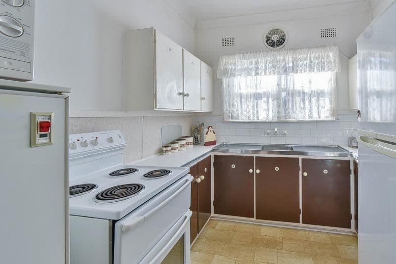 24 Bocking Avenue, Campbelltown NSW 2560, Campbelltown - Thumbnail 3