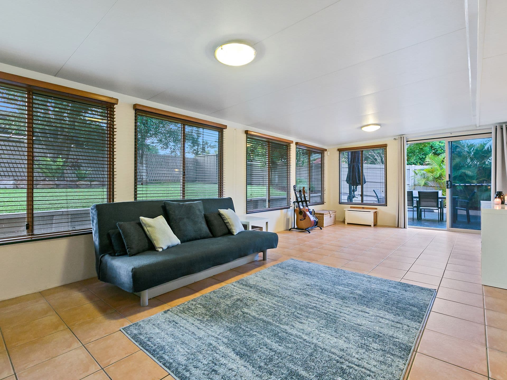 6 Nardie Street, Eight Mile Plains QLD 4113, Eight Mile Plains - Thumbnail 4
