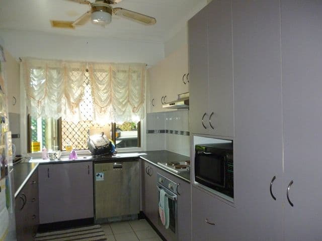 19 Valley Street, NORTH MACKAY QLD 4740, North Mackay - Thumbnail 2