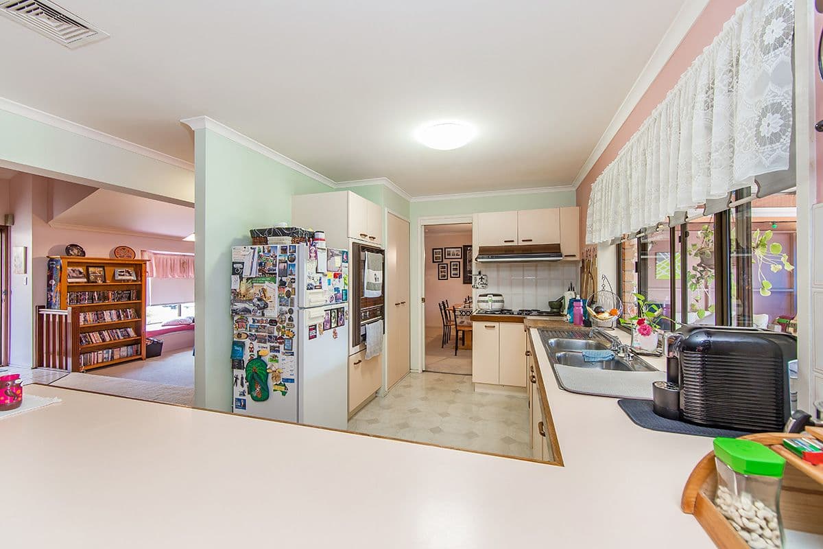 9 Ustinov Crescent, McDowall QLD 4053, McDowall - Thumbnail 3