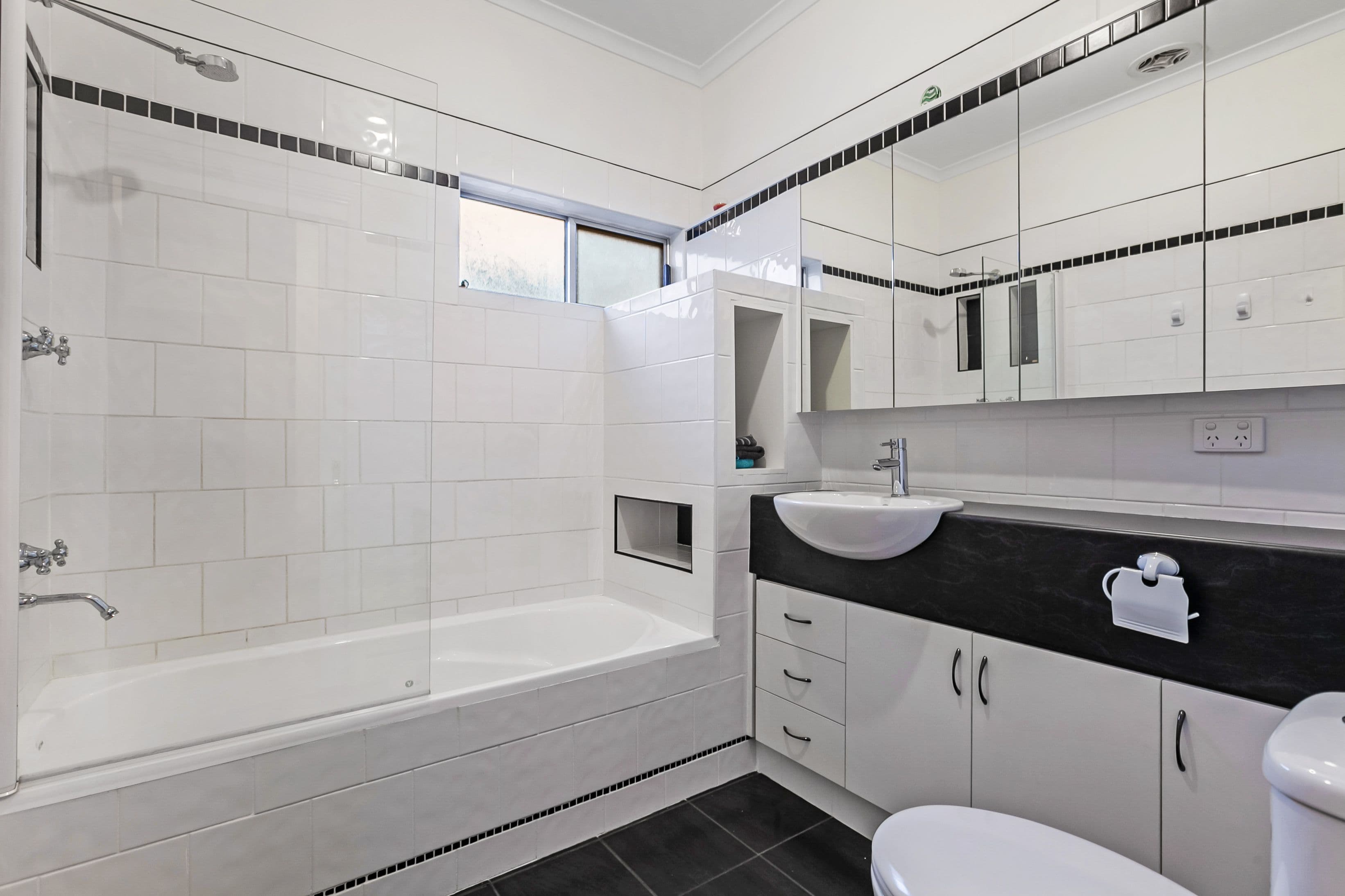 16 Zinnia Street, Reservoir VIC 3073, Reservoir - Thumbnail 7