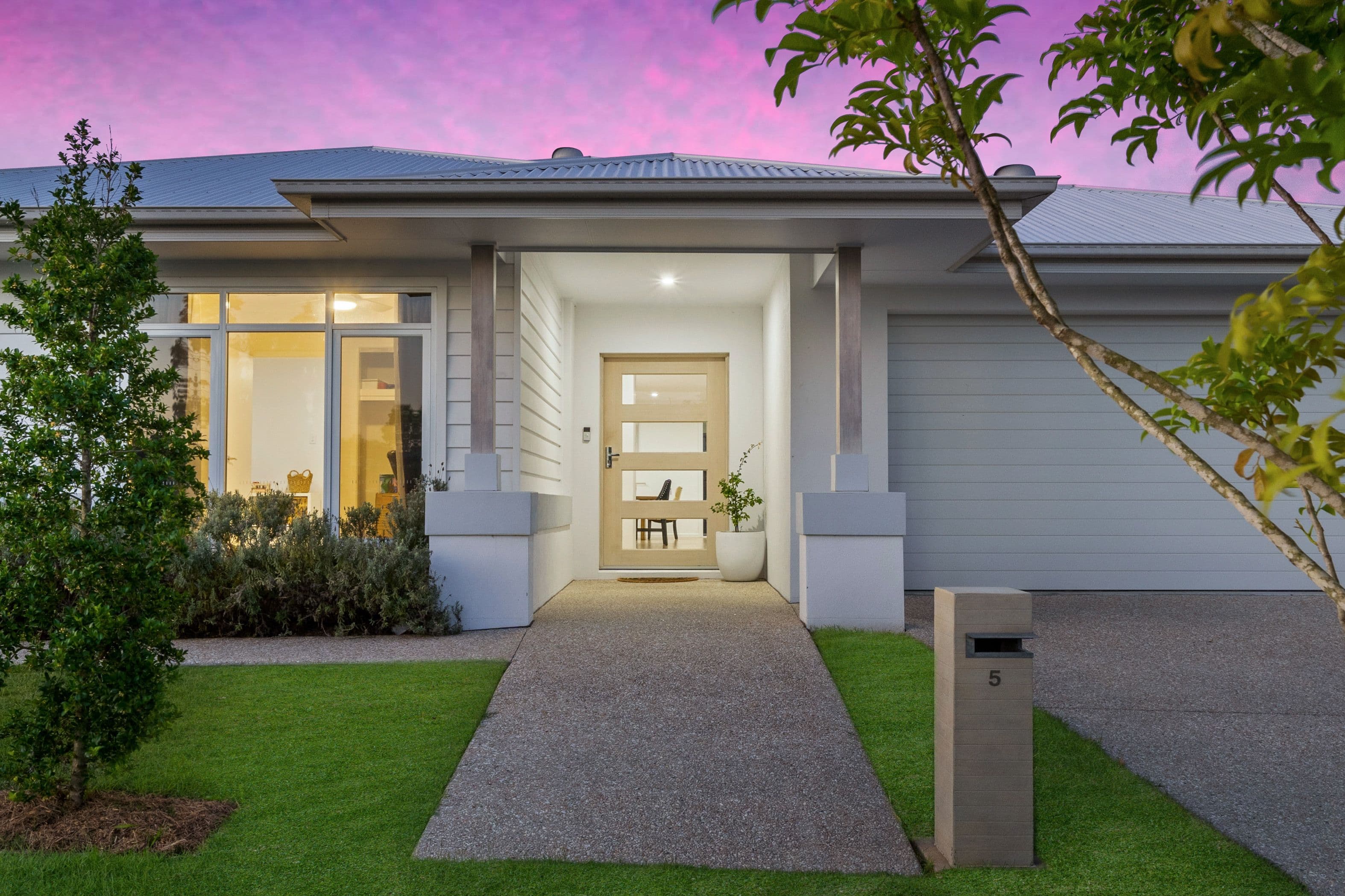 5 Jade Place, Greenbank QLD 4124, Greenbank - Thumbnail 2