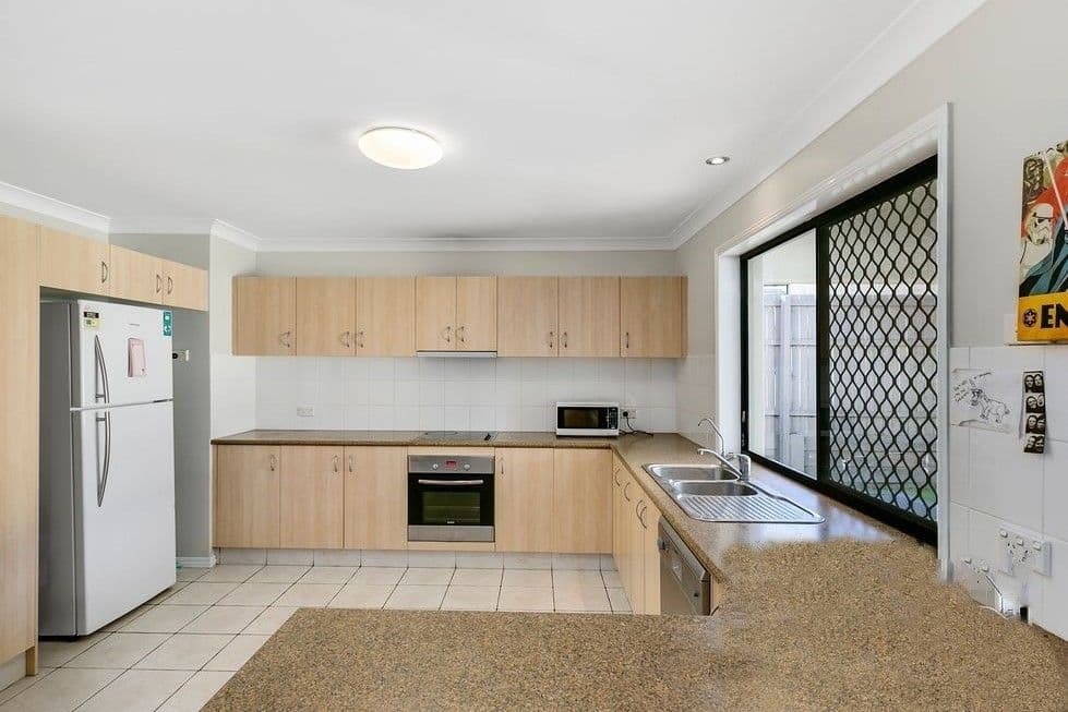 1 Marybeth Crescent, Molendinar QLD 4214, Molendinar - Thumbnail 2