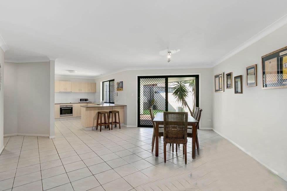 1 Marybeth Crescent, Molendinar QLD 4214, Molendinar - Thumbnail 5