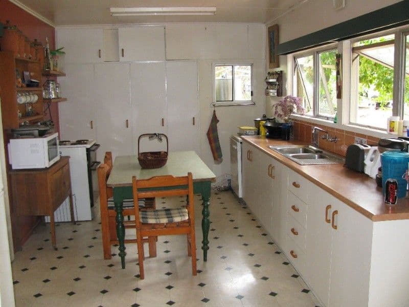 23 Thallon Street, CROWS NEST QLD 4355, Crows Nest - Thumbnail 2