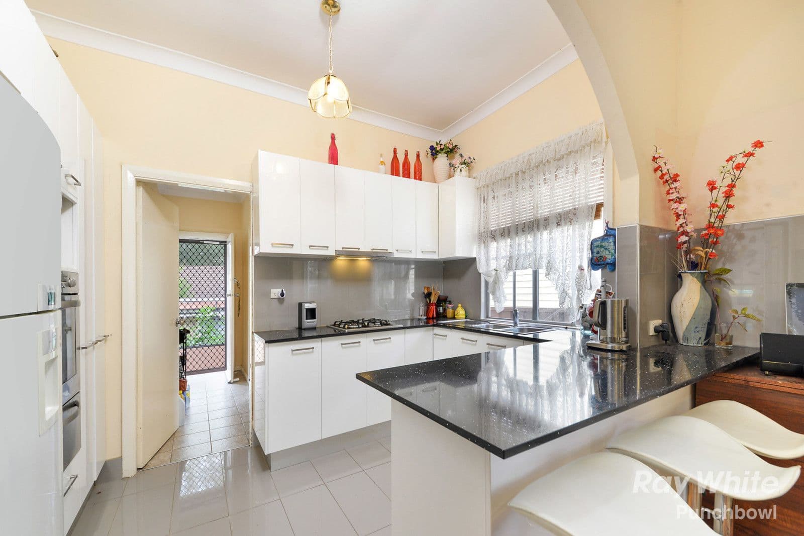 24 Sylvester Avenue, Roselands - Thumbnail 2