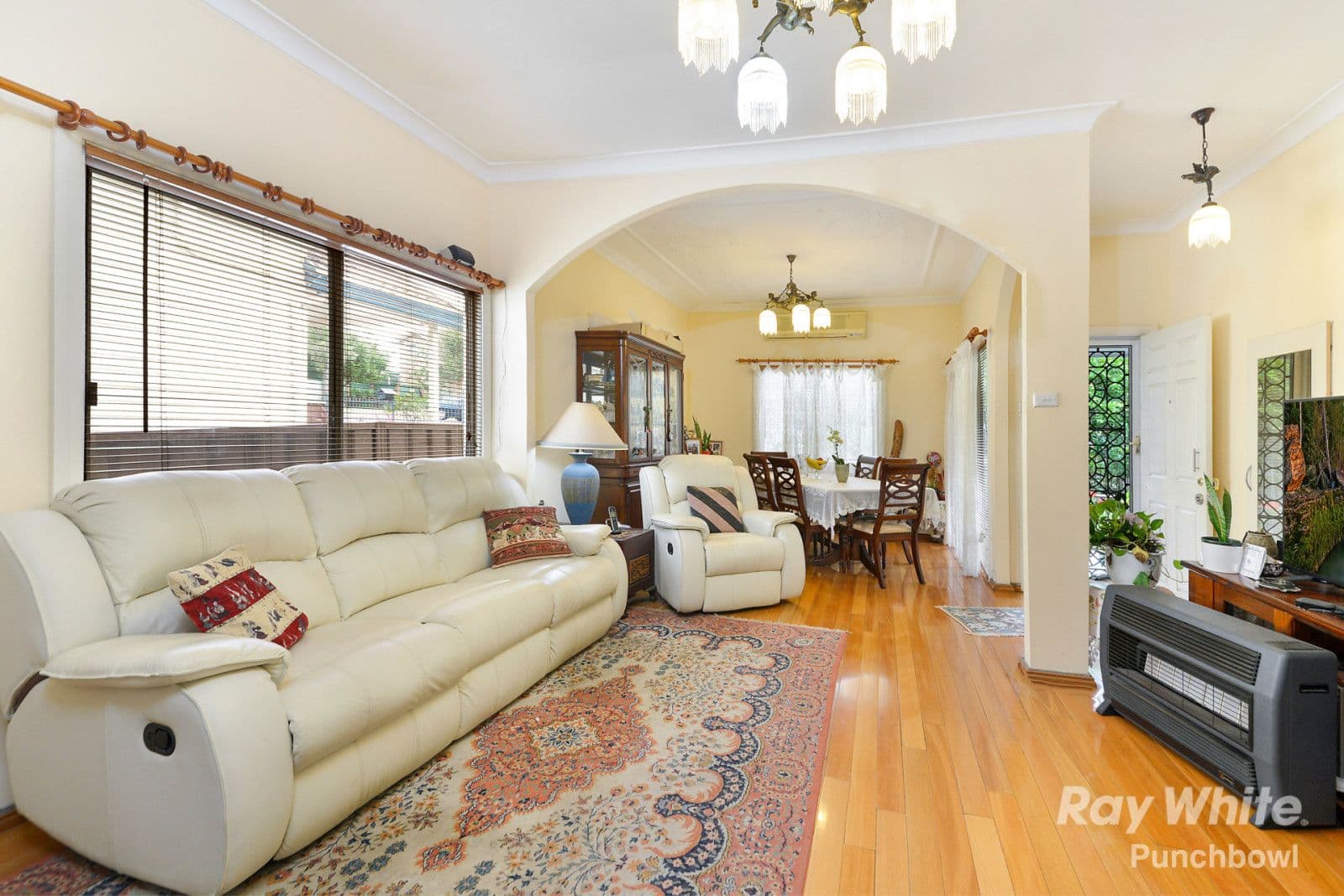 24 Sylvester Avenue, Roselands - Thumbnail 3