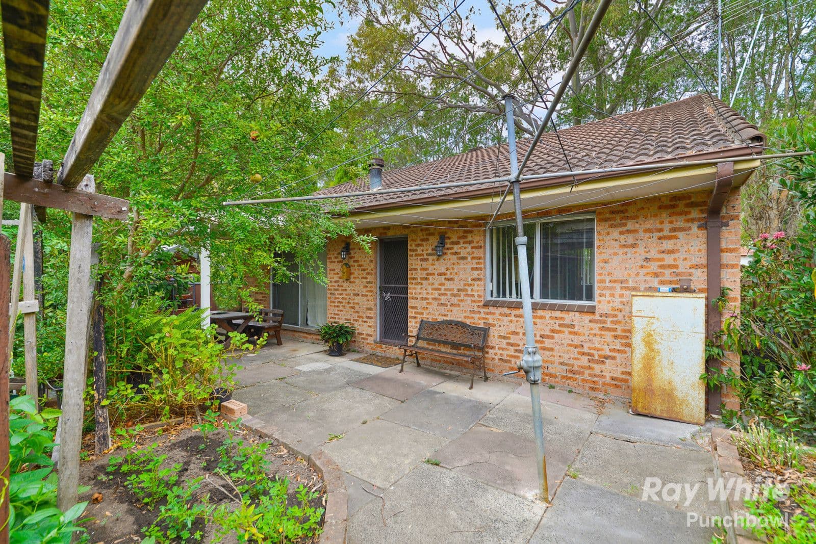 24 Sylvester Avenue, Roselands - Thumbnail 8