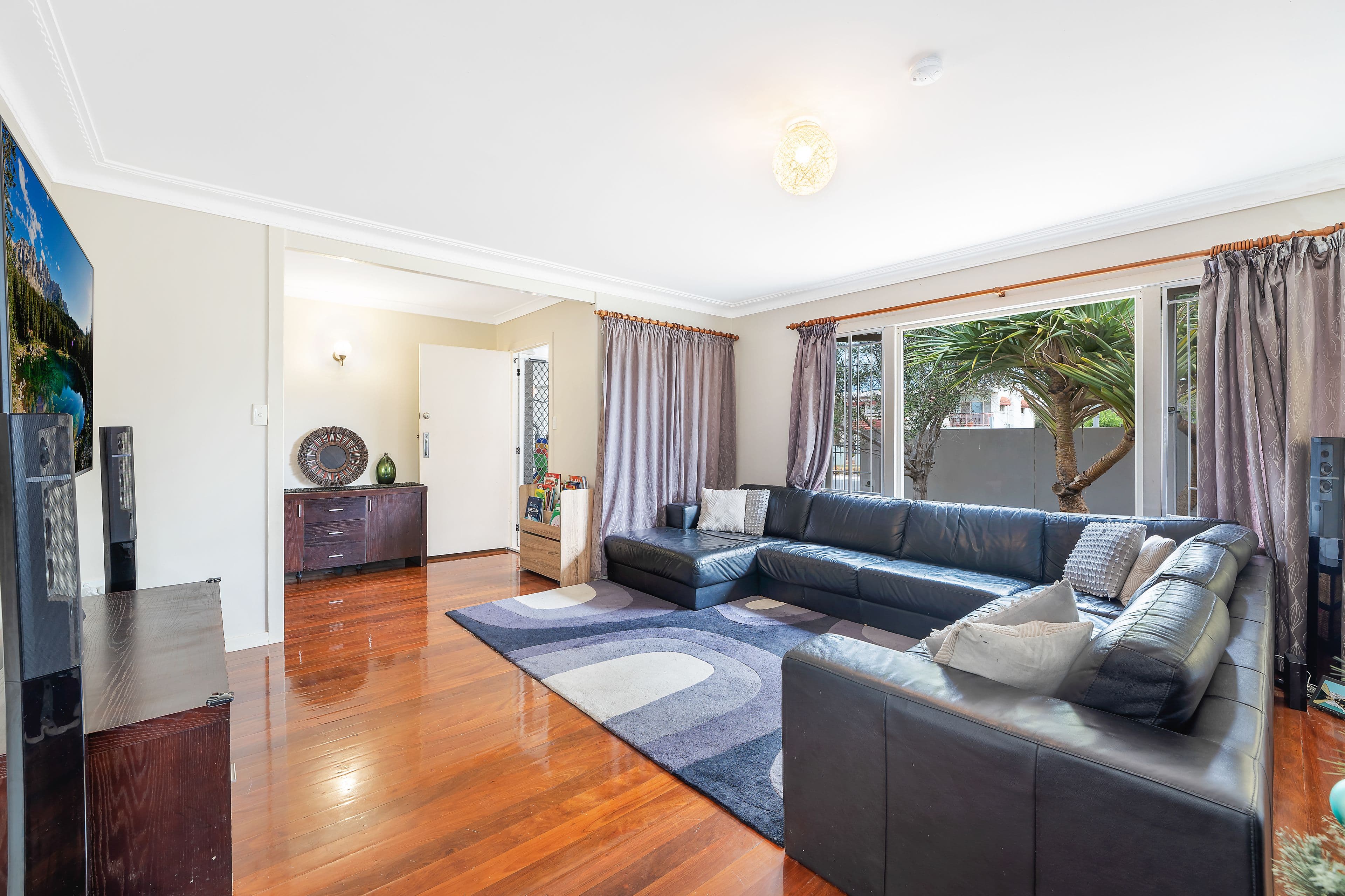 12 Griffith Road, Scarborough QLD 4020, Scarborough - Thumbnail 2