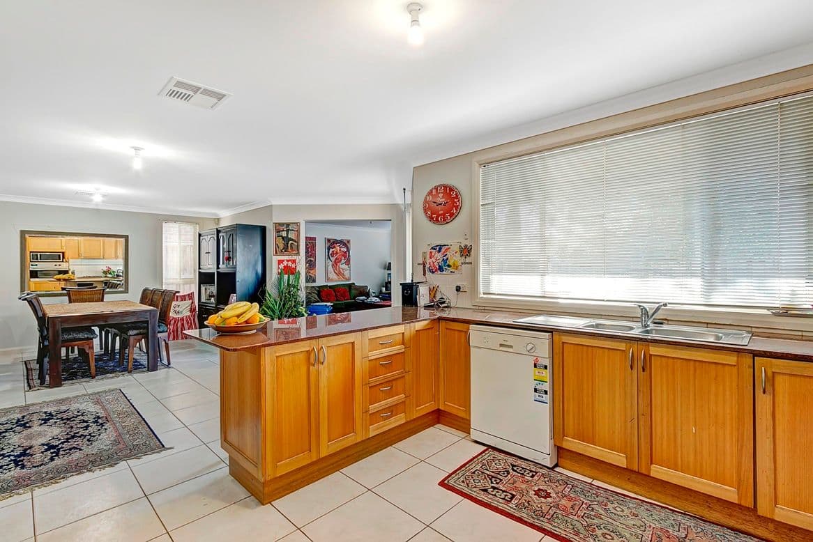 5 Highfield Place, BEAUMONT HILLS NSW 2155, Beaumont Hills - Thumbnail 3