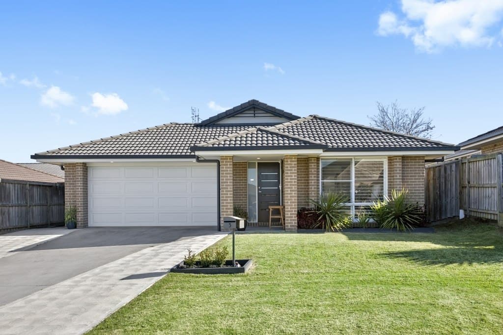 3 Egret Street, Aberglasslyn - Image 1