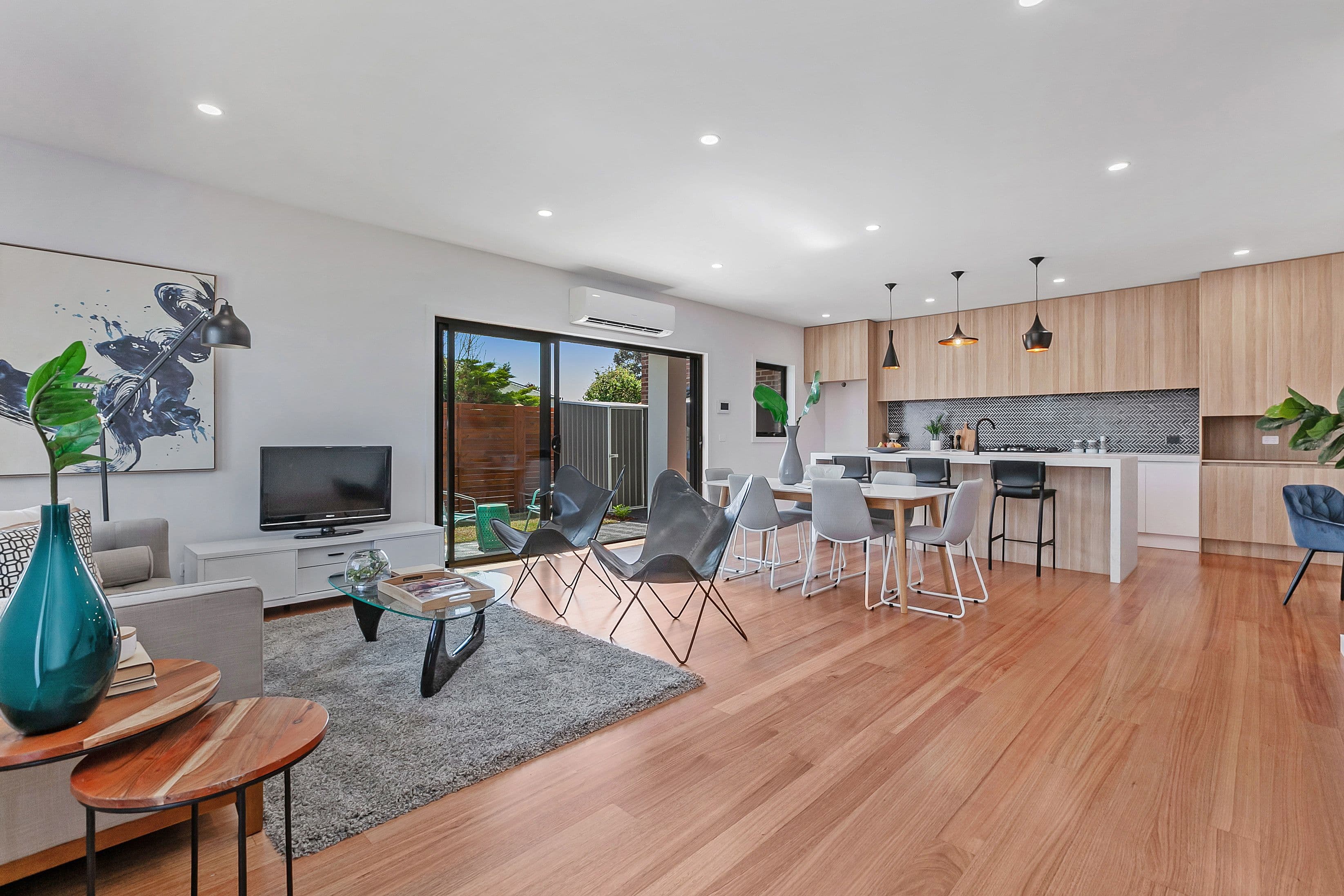 61 Darebin Boulevard, Reservoir VIC 3073, Reservoir - Thumbnail 2