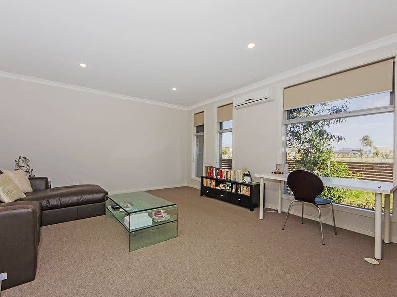 16 Nest Place, POINT COOK VIC 3030, Point Cook - Thumbnail 4