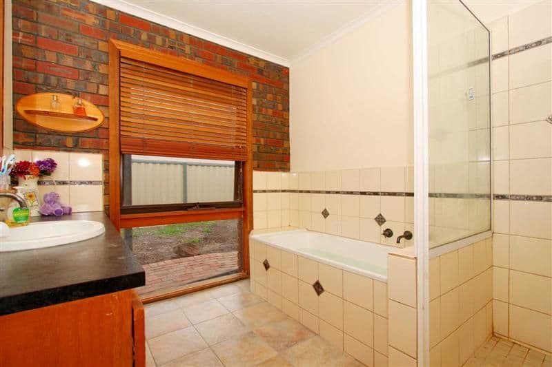 8 Montrose Court, SYDENHAM VIC 3037, Sydenham - Thumbnail 5