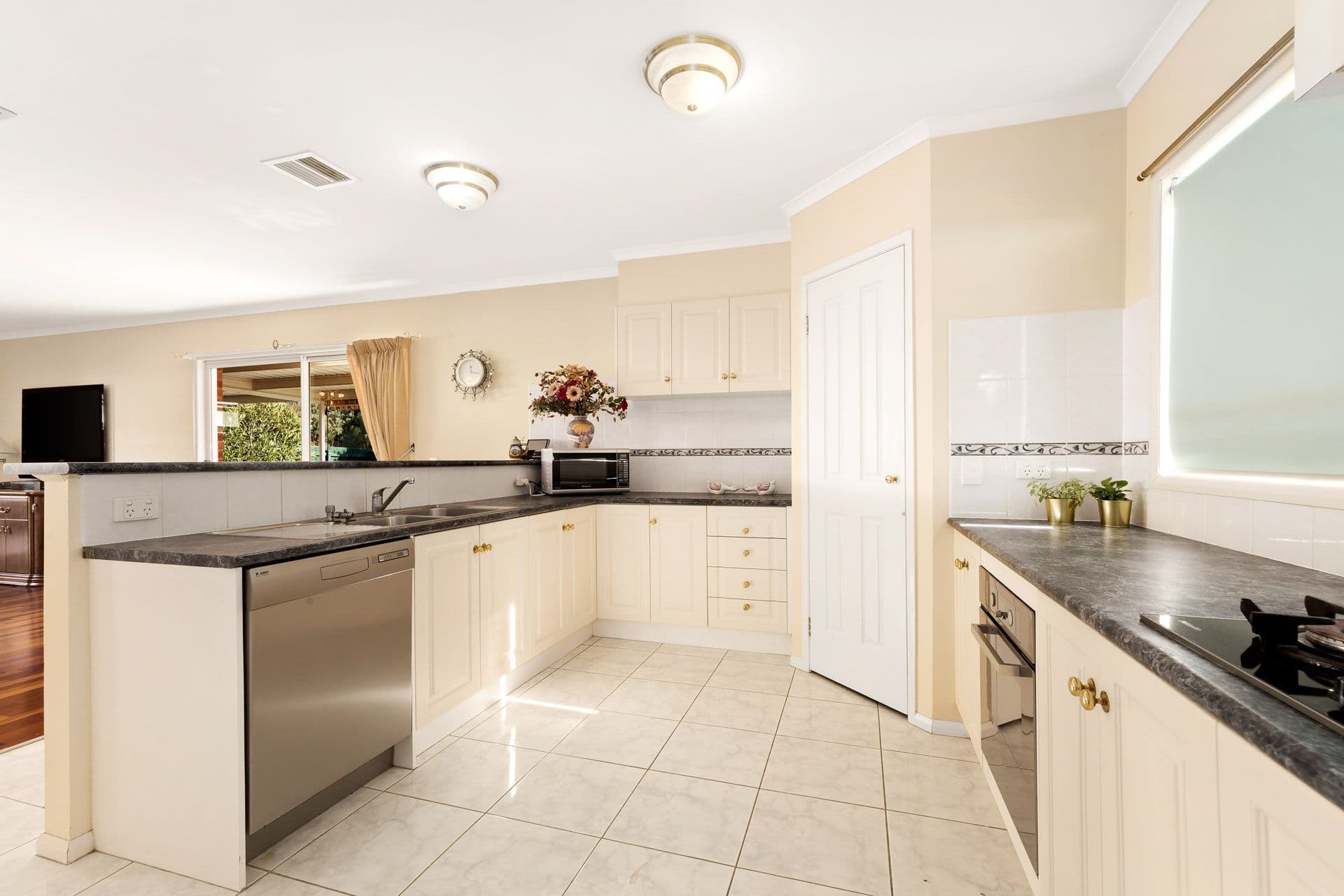 7 Monastery Close, Wantirna South VIC 3152, Wantirna South - Thumbnail 4